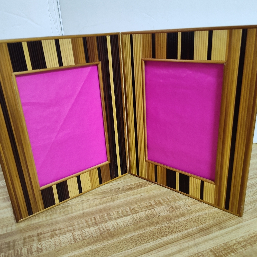 Vintage Bamboo Double Picture Frame 5" X 7" Openings Good Cond * Wear On Spine
